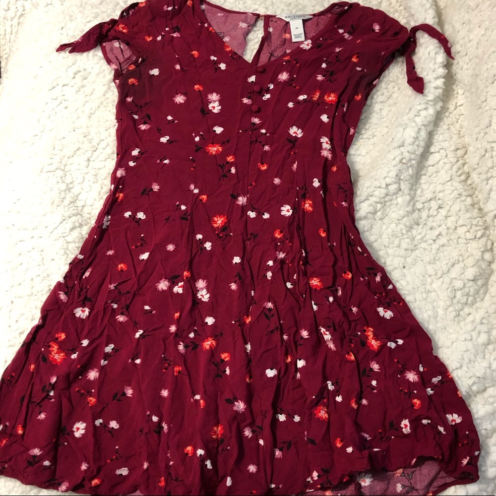 maroon floral dress with tie sleeves and buttons